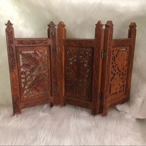 Wooden Handcarved Decorative Divider